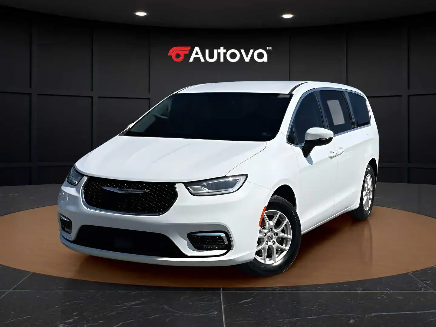2023 Chrysler Pacifica Touring L's photo