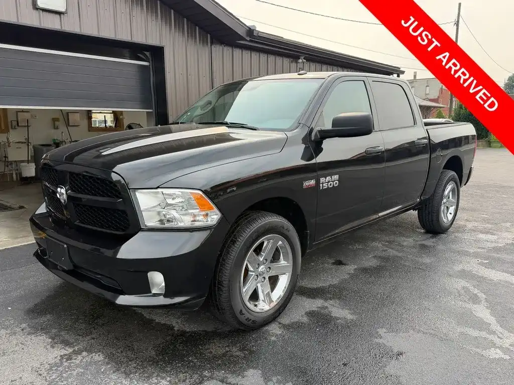 2018 RAM 1500 Express 4x4 Crew Cab 5'7's photo