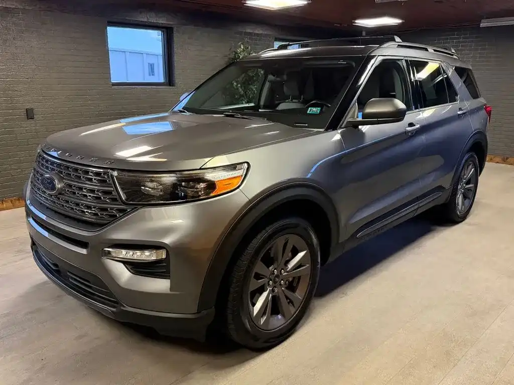 2021 Ford Explorer XLT 4WD's photo