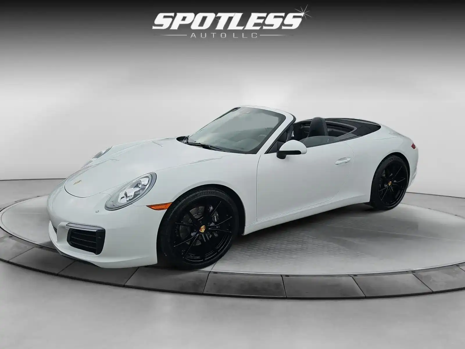 2017 Porsche 911 Carrera 4 Cabriolet's photo