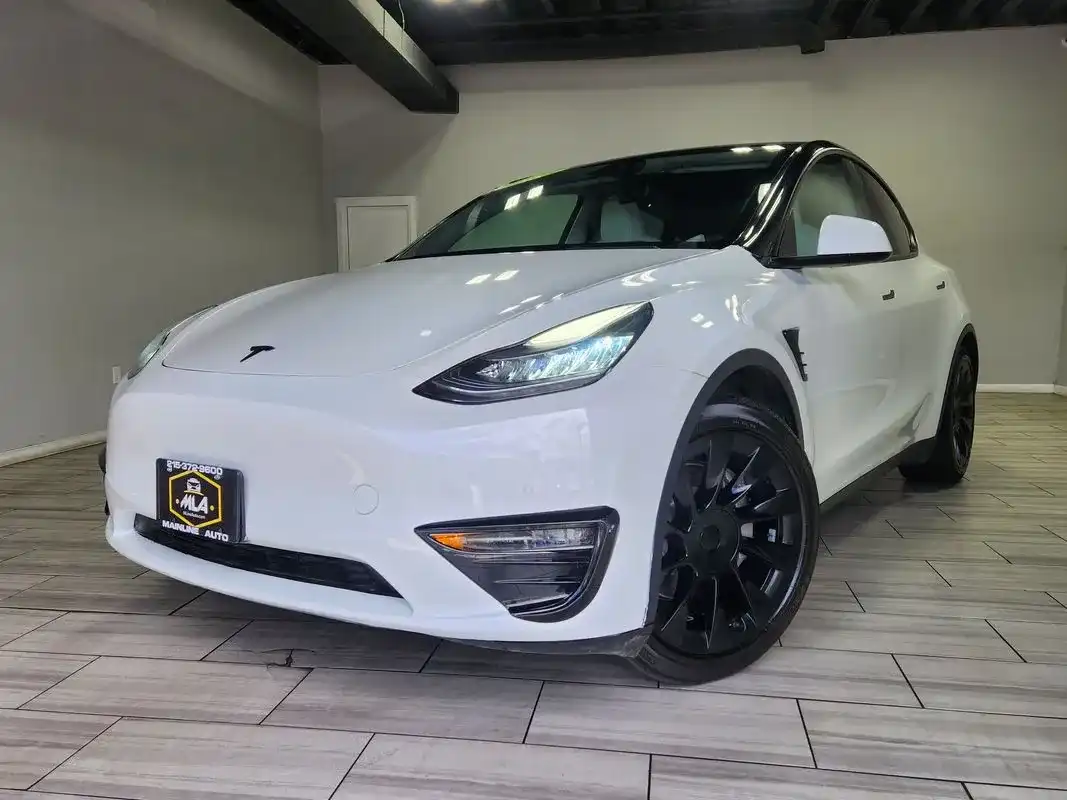 2021 Tesla Model Y Long Range Dual Motor All-Wheel Drive's photo
