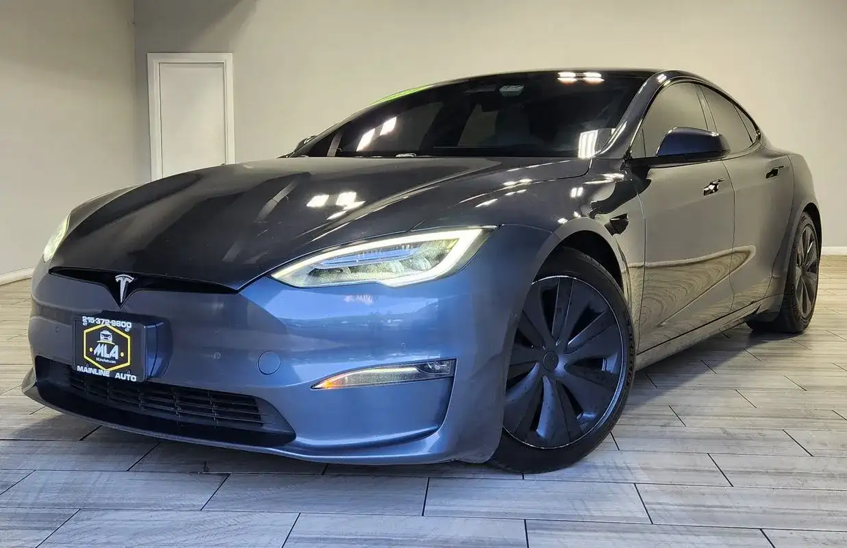 2022 Tesla Model S Plaid's photo