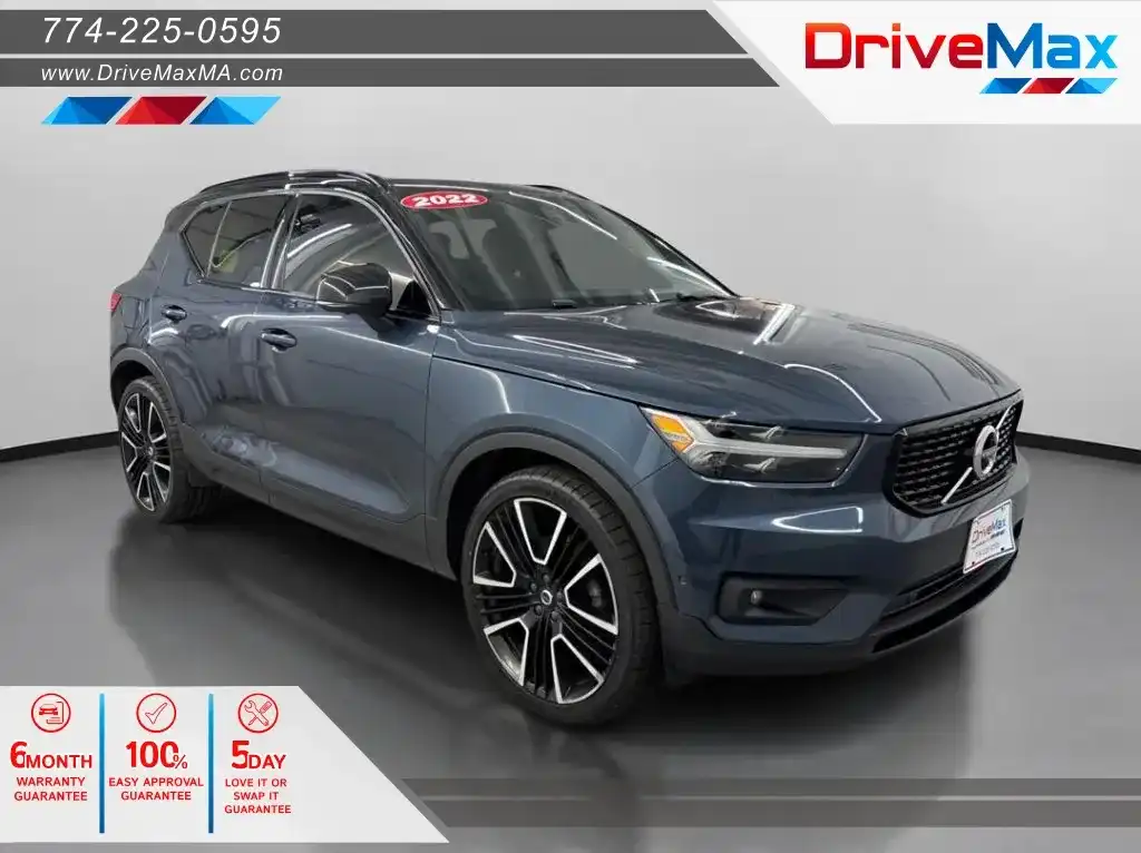 2022 Volvo XC40 T5 R-Design AWD's photo