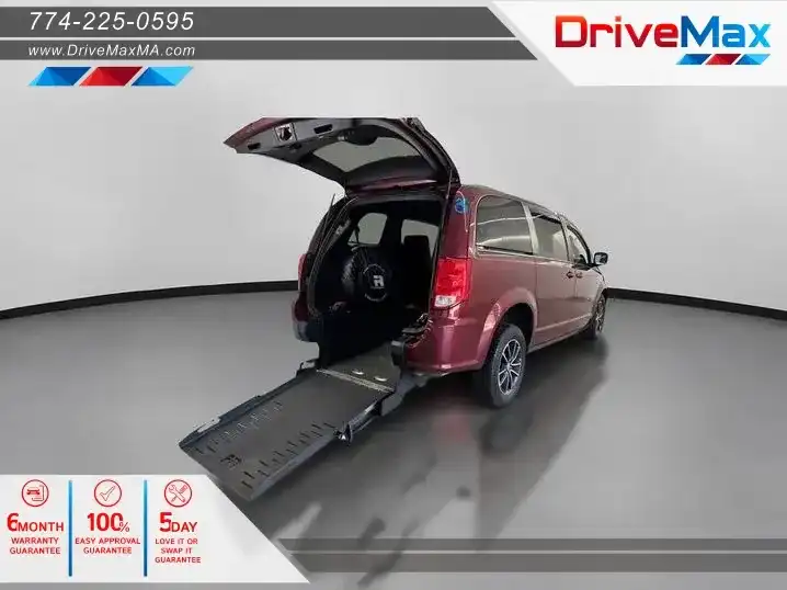 2019 Dodge Grand Caravan GT (Fleet)'s photo