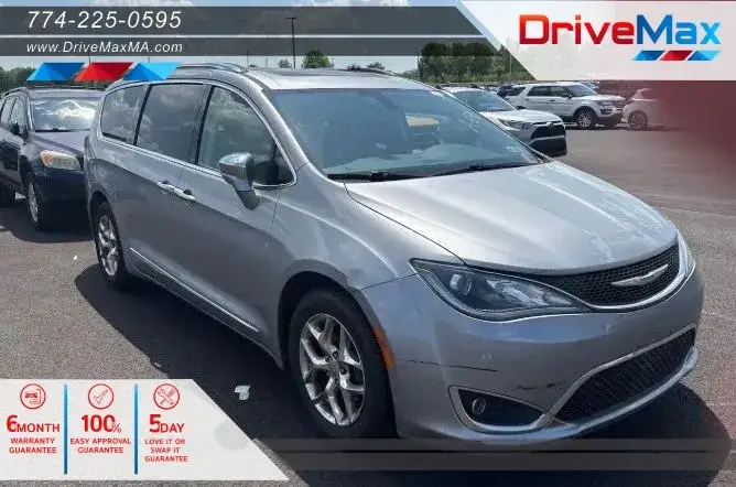 2018 Chrysler Pacifica Limited photo 1