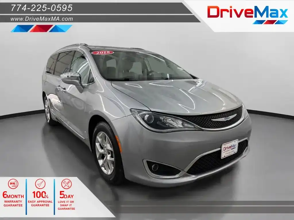 2018 Chrysler Pacifica Limited's photo