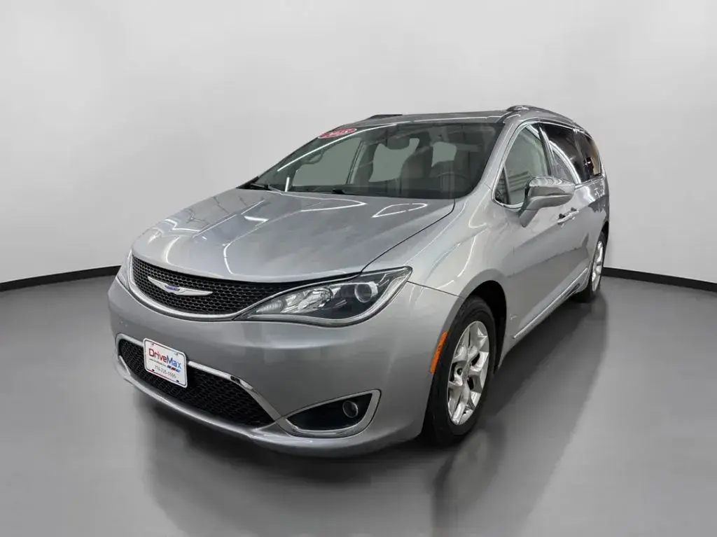 2018 Chrysler Pacifica Limited photo 4