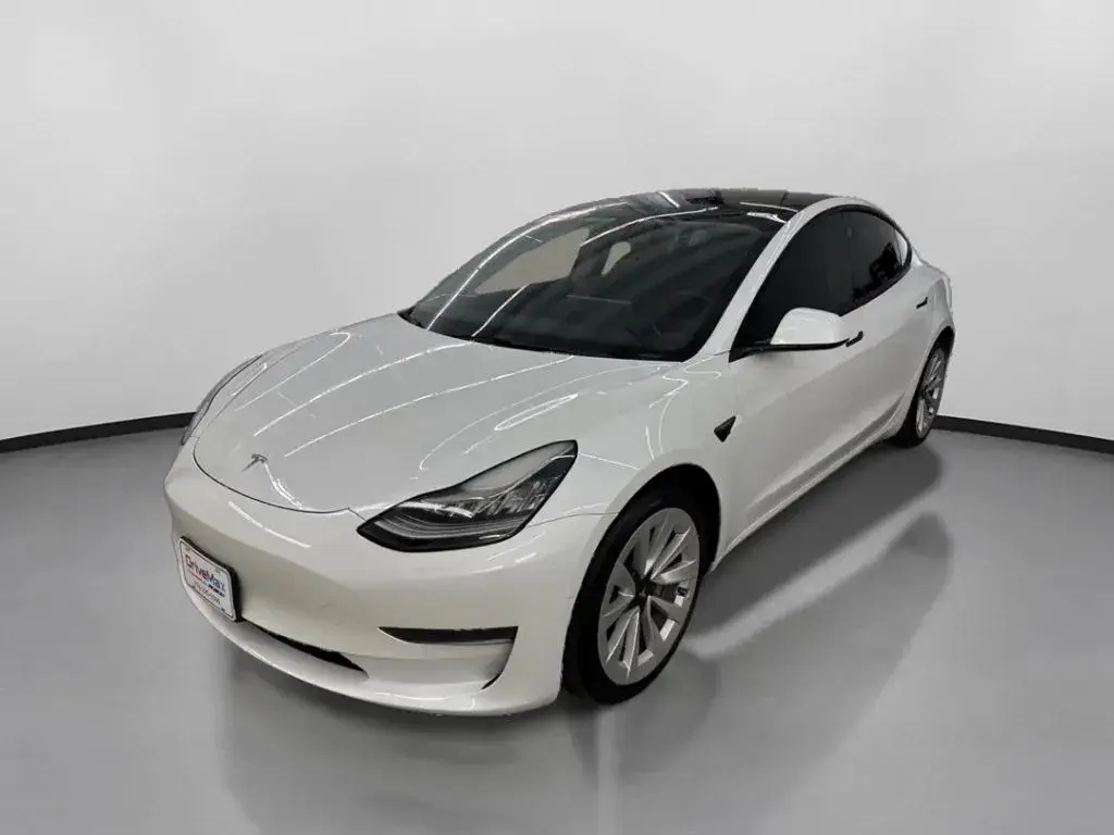 2021 Tesla Model 3 Standard Range Plus photo 4