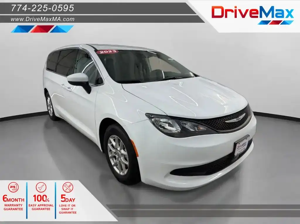2023 Chrysler Voyager LX's photo
