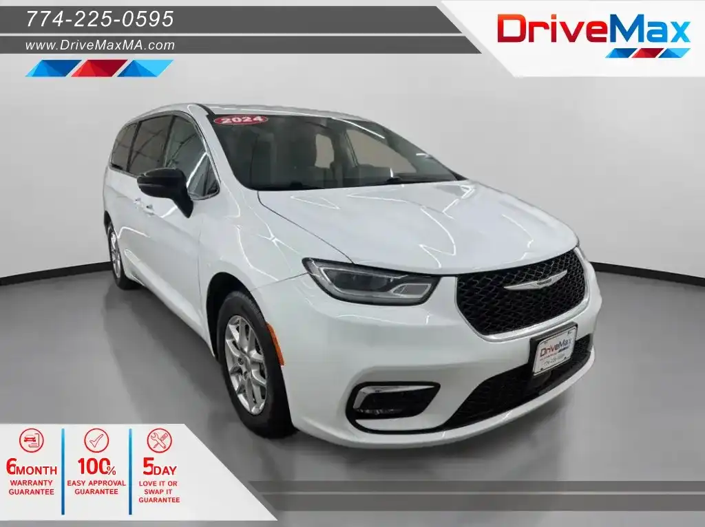 2024 Chrysler Pacifica Touring L's photo