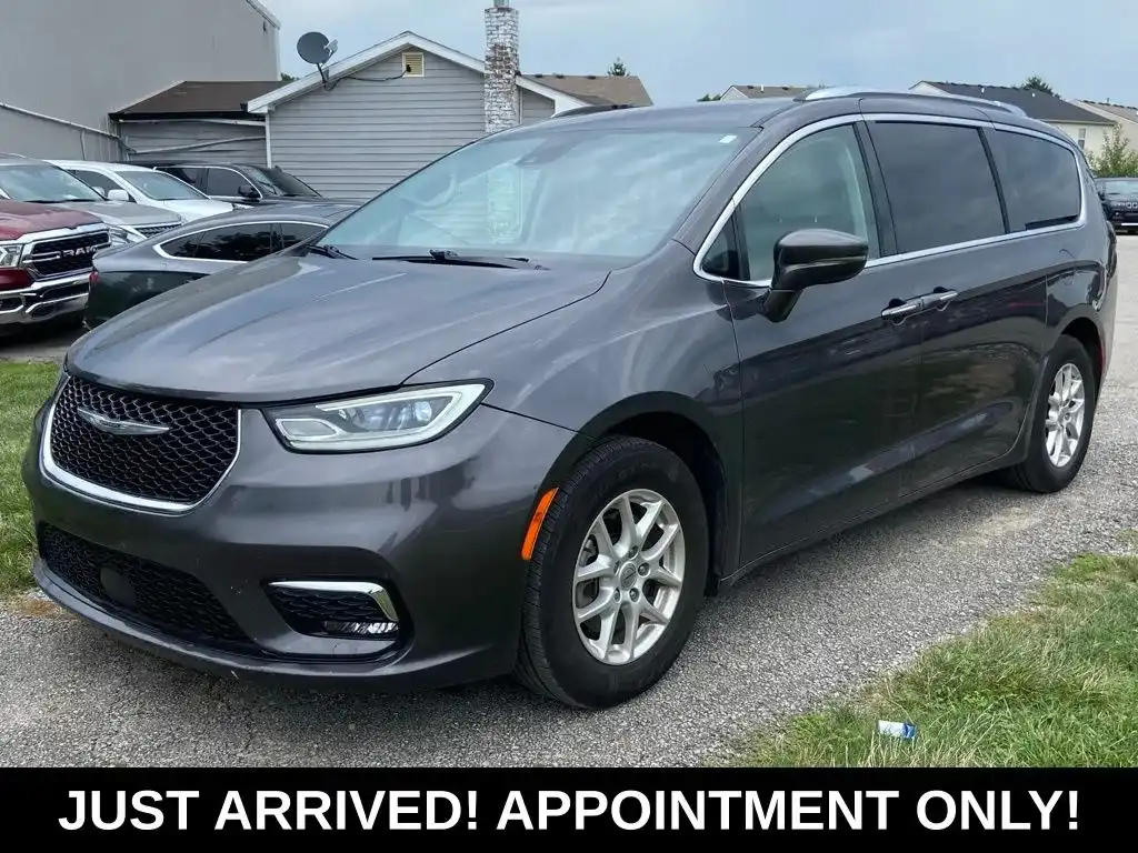 2021 Chrysler Pacifica Touring L's photo