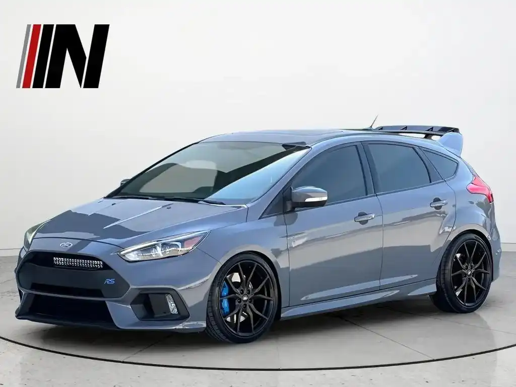 2017 Ford Focus RS Hatchback 5-Door's photo