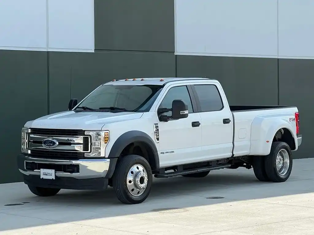 2019 Ford F-450 XL 4WD Crew Cab DRW 8' Box's photo