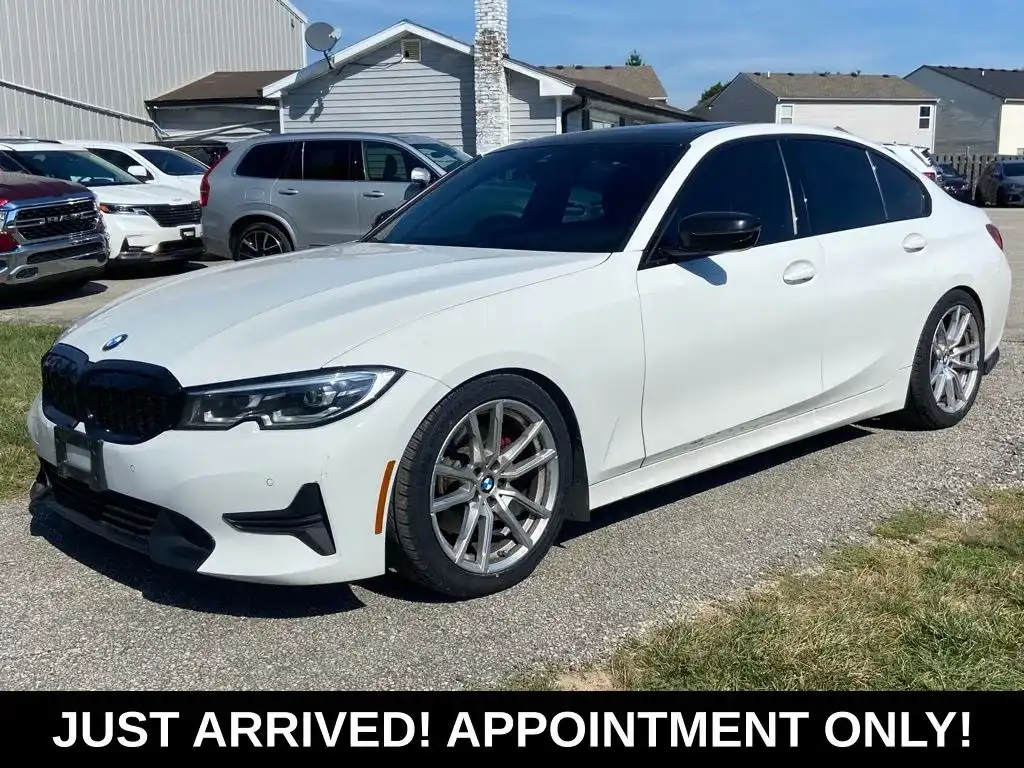 2021 BMW 3 Series 330i xDrive Sedan's photo
