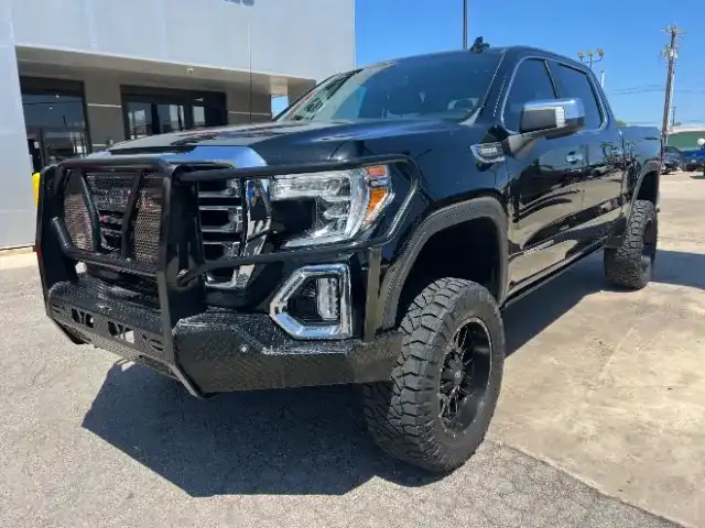 2021 GMC Sierra 4WD Crew Cab Short Box SLT's photo