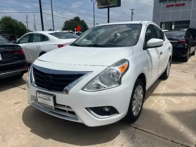 2015 Nissan Versa 1.6 SV CVT's photo