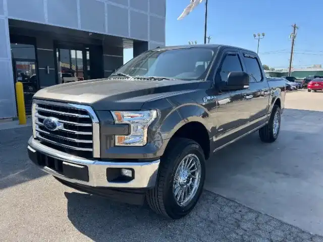 2017 Ford F-150 XLT SuperCrew 5-1/2' Box's photo