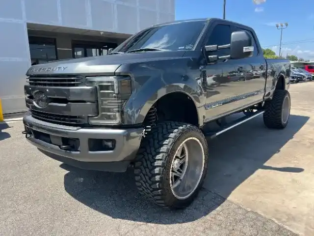 2017 Ford F-250 Lariat 4WD Crew Cab 6-3/4' Box's photo