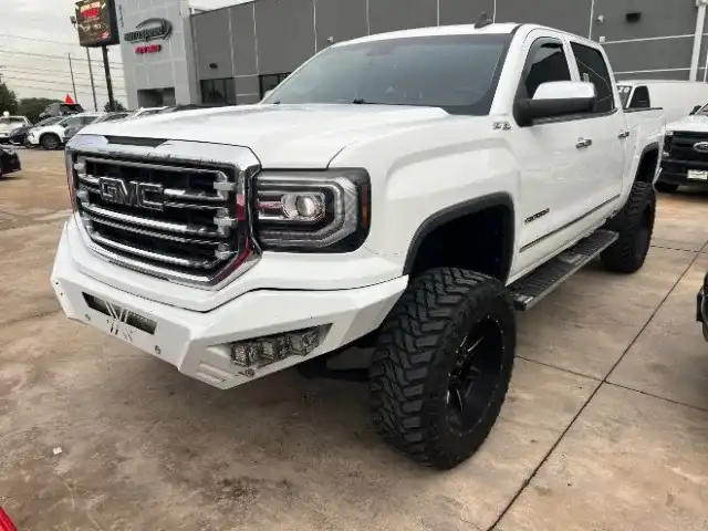 2017 GMC Sierra SLT 4WD Crew Cab Short Box's photo