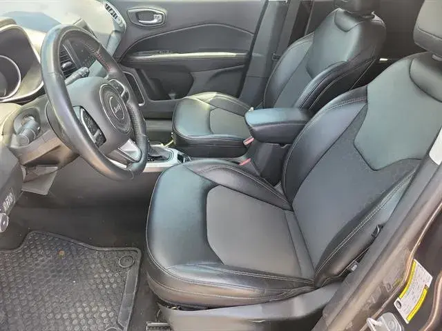 2019 Jeep Compass Latitude 4X4 photo 3