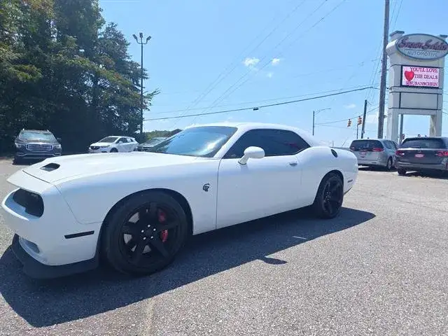 2019 Dodge Challenger SRT Hellcat Plus's photo