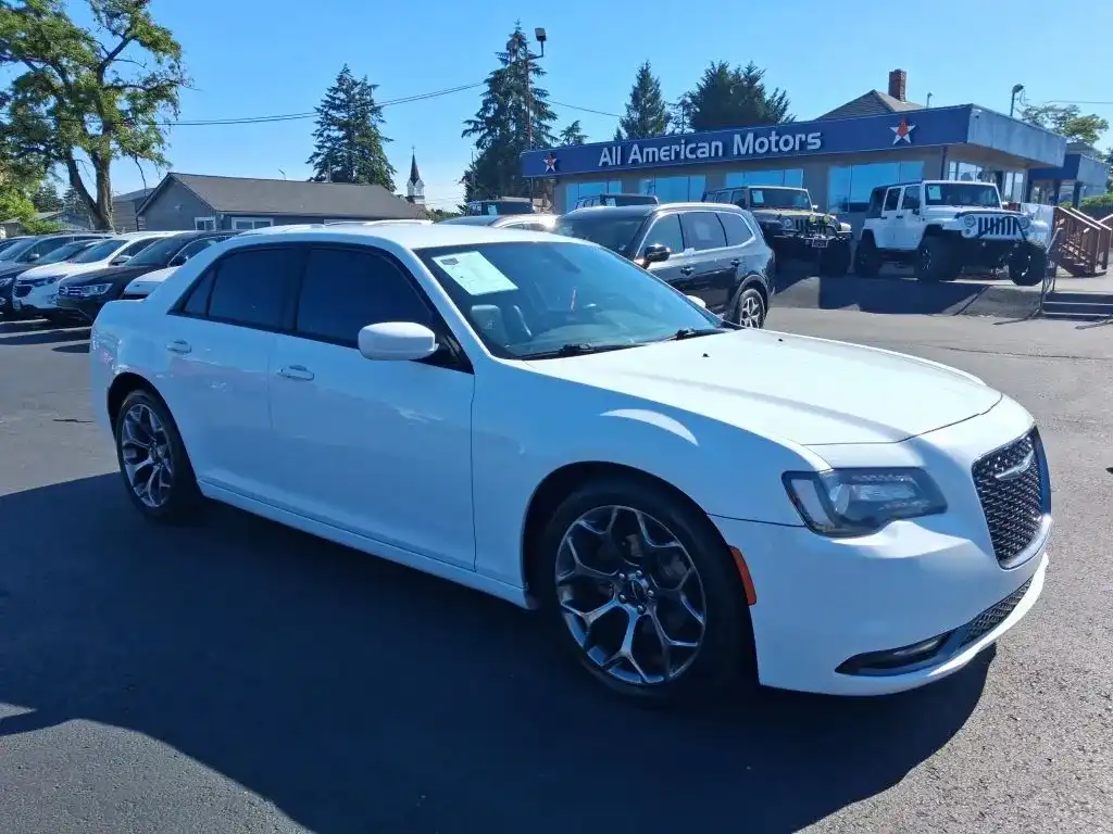 2018 Chrysler 300 S's photo