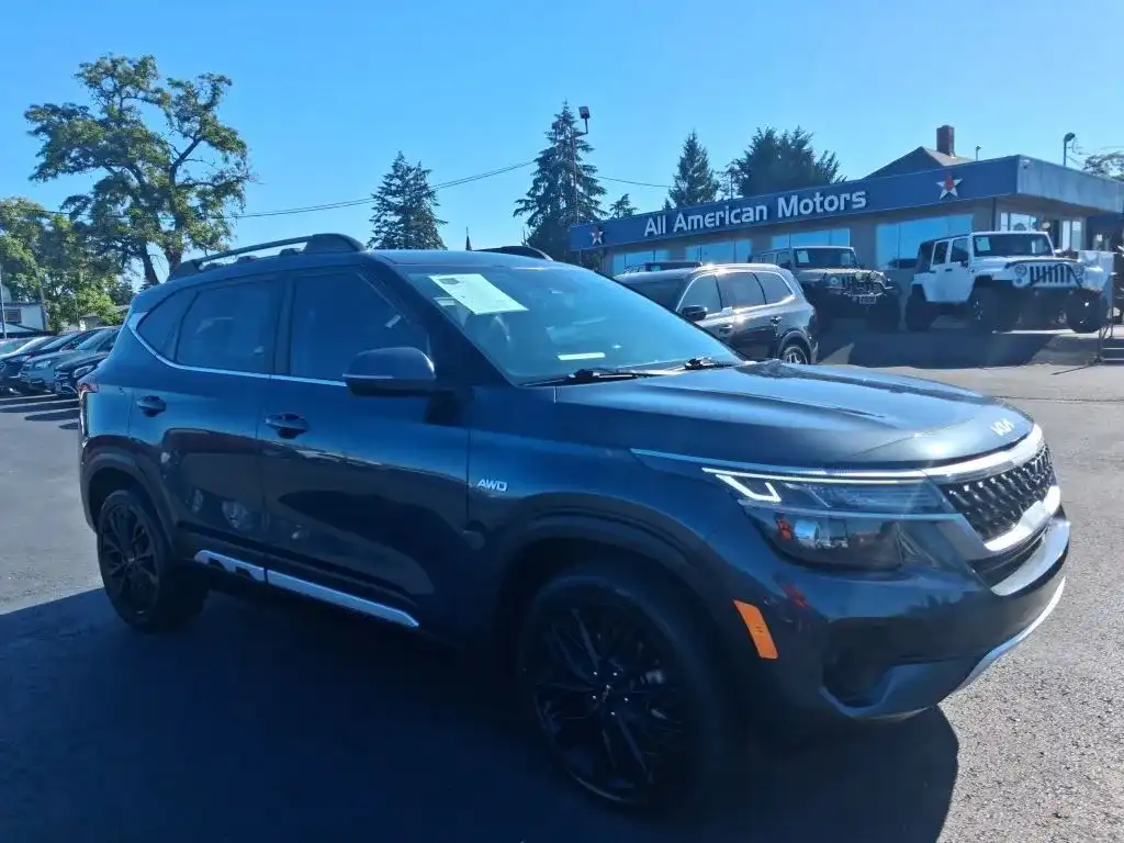 2022 Kia Seltos Nightfall AWD's photo