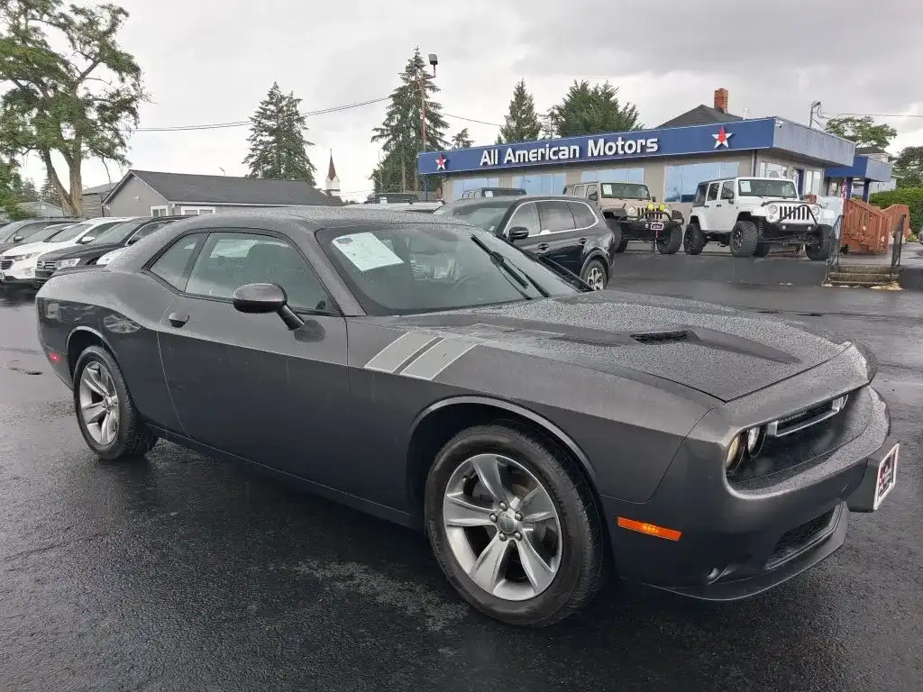 2018 Dodge Challenger SXT's photo