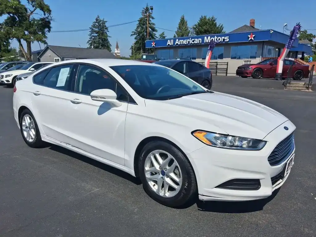 2016 Ford Fusion SE FWD's photo