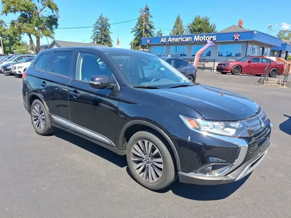 2020 Mitsubishi Outlander SE FWD's photo