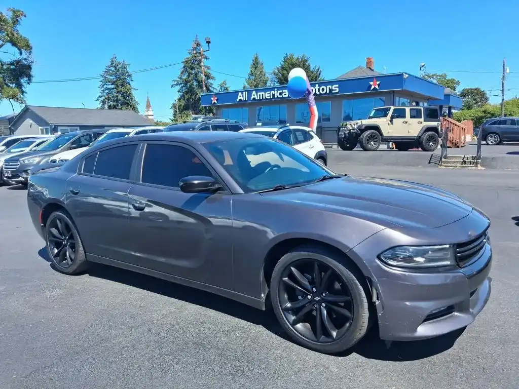 2018 Dodge Charger SXT Plus's photo