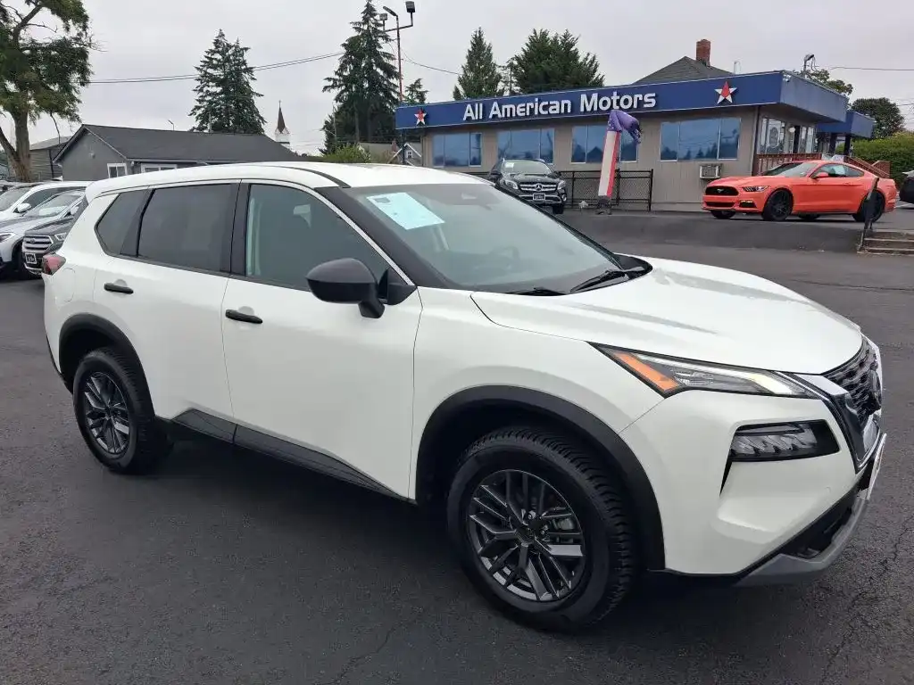 2023 Nissan Rogue S FWD's photo