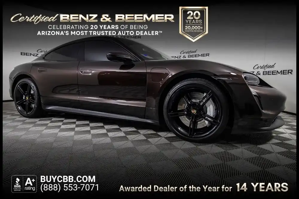 2023 Porsche Taycan Base's photo