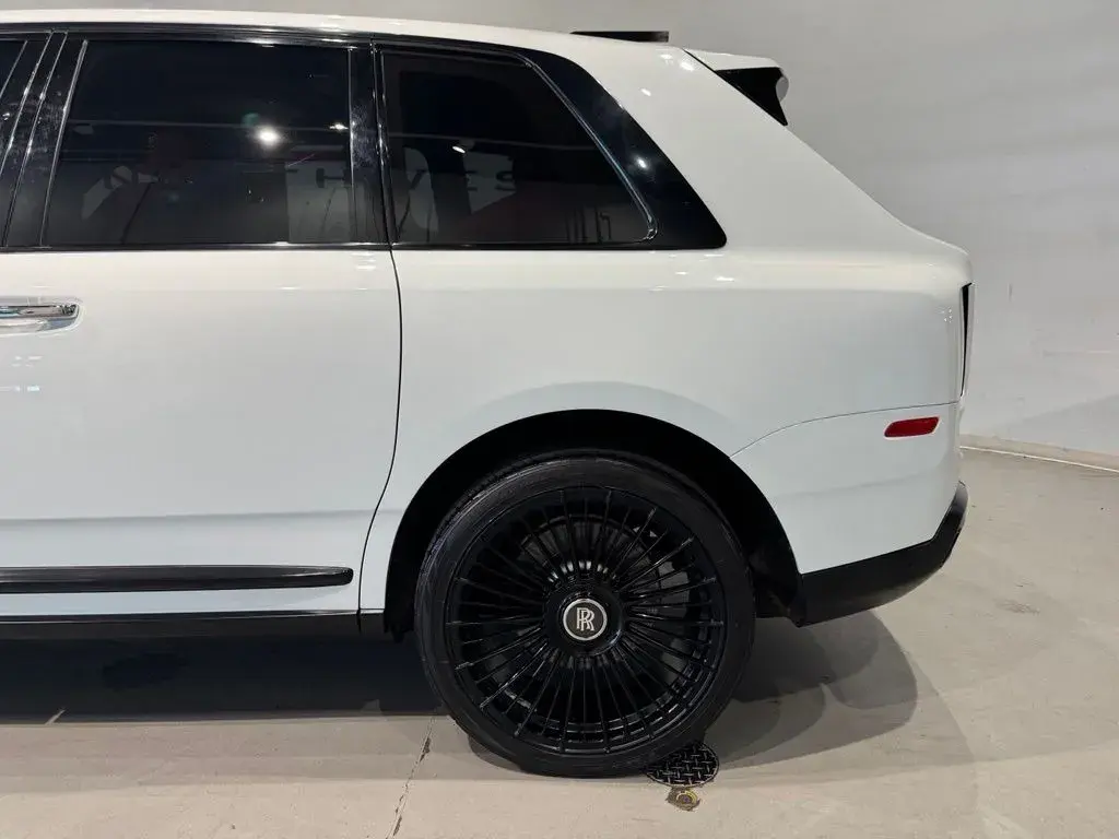 2020 Rolls-Royce Cullinan Base photo 4