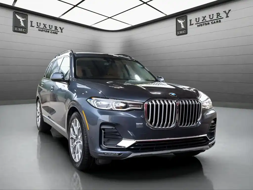 2022 BMW X7 xDrive40i's photo