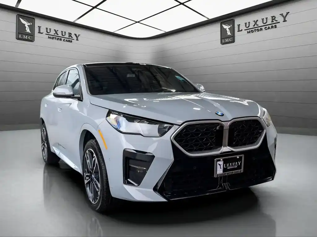 2025 BMW X2 xDrive28i's photo