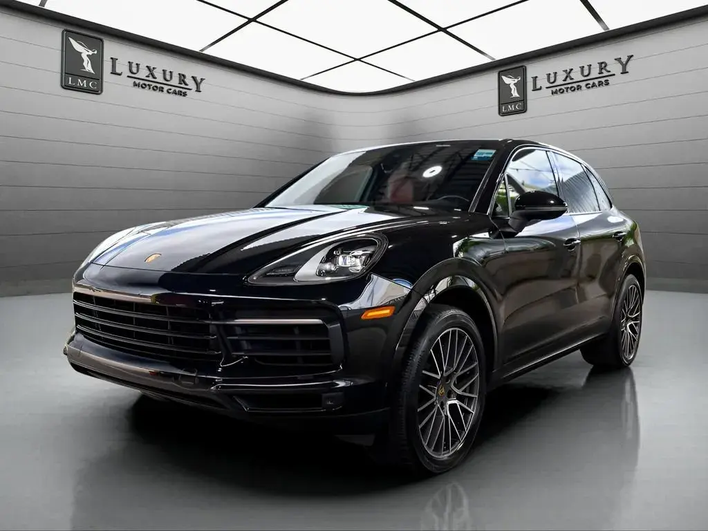 2023 Porsche Cayenne Base photo 4