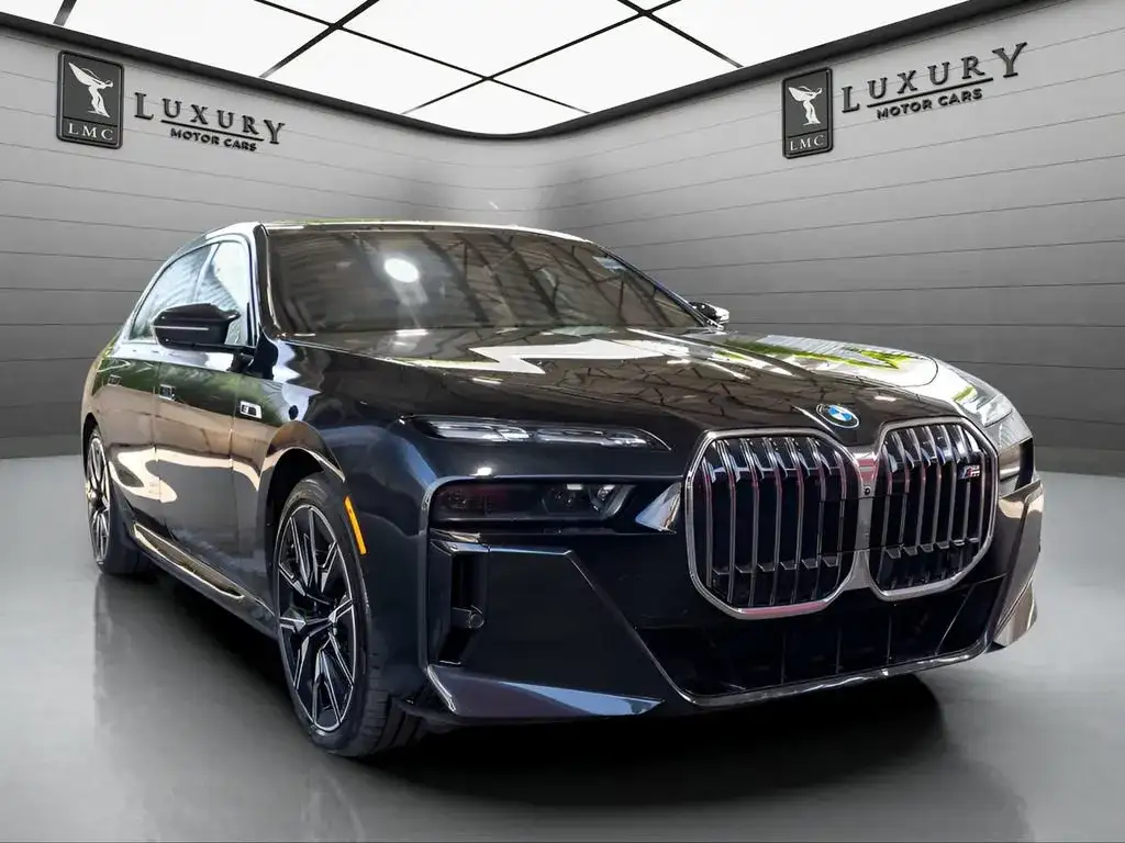 2024 BMW i7 M70 Sedan's photo