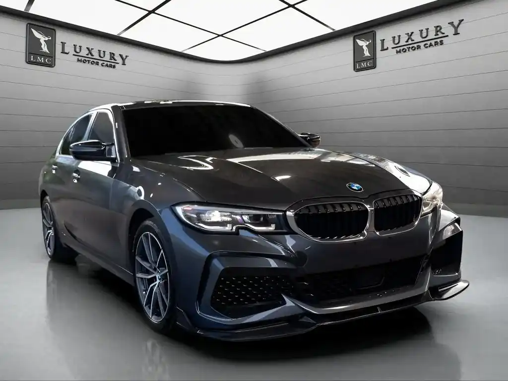 2019 BMW 3 Series 330i xDrive Sedan's photo