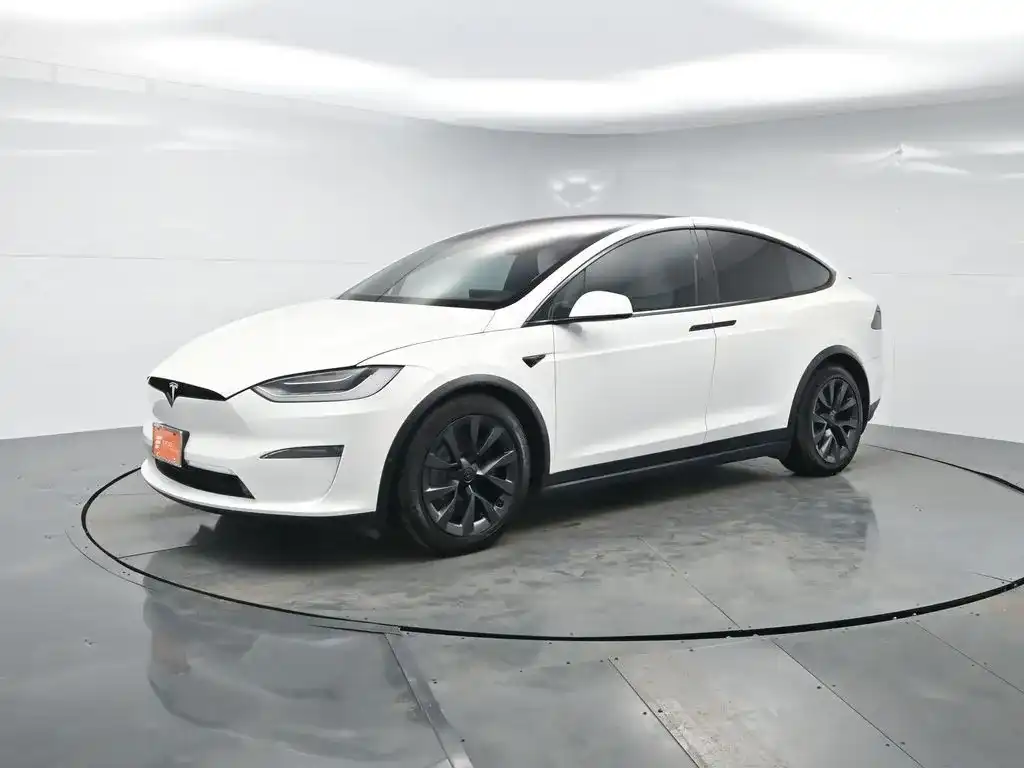 2022 Tesla Model X Long Range's photo
