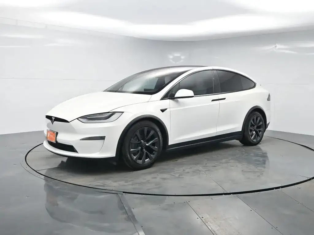 2022 Tesla Model X Long Range's photo