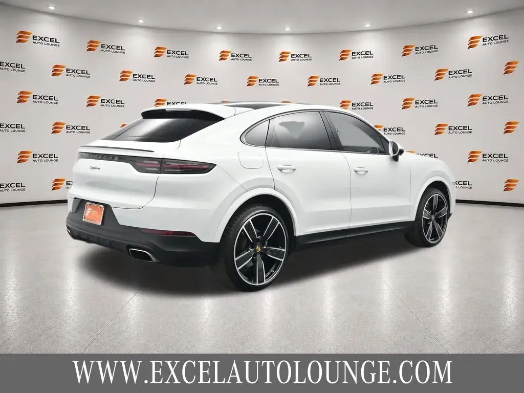 2023 Porsche Cayenne Base photo 5