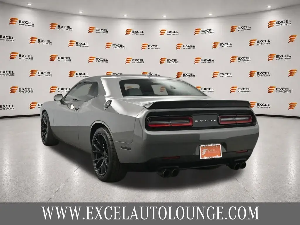 2023 Dodge Challenger R/T Scat Pack photo 3