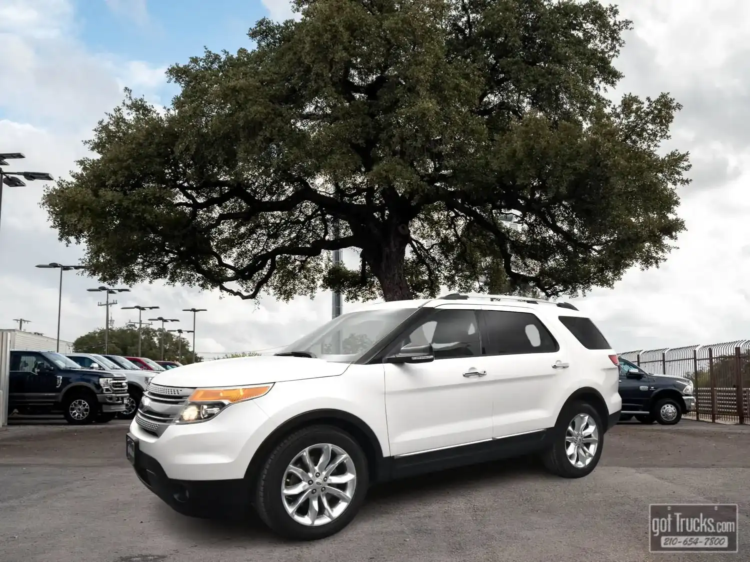 2015 Ford Explorer XLT's photo