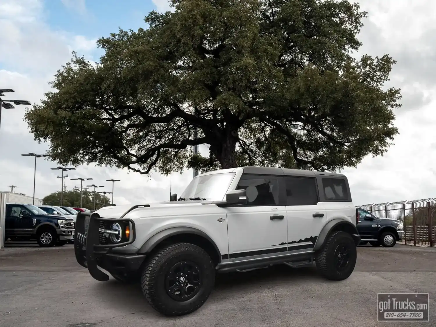 2023 Ford Bronco Wildtrak 4x4's photo