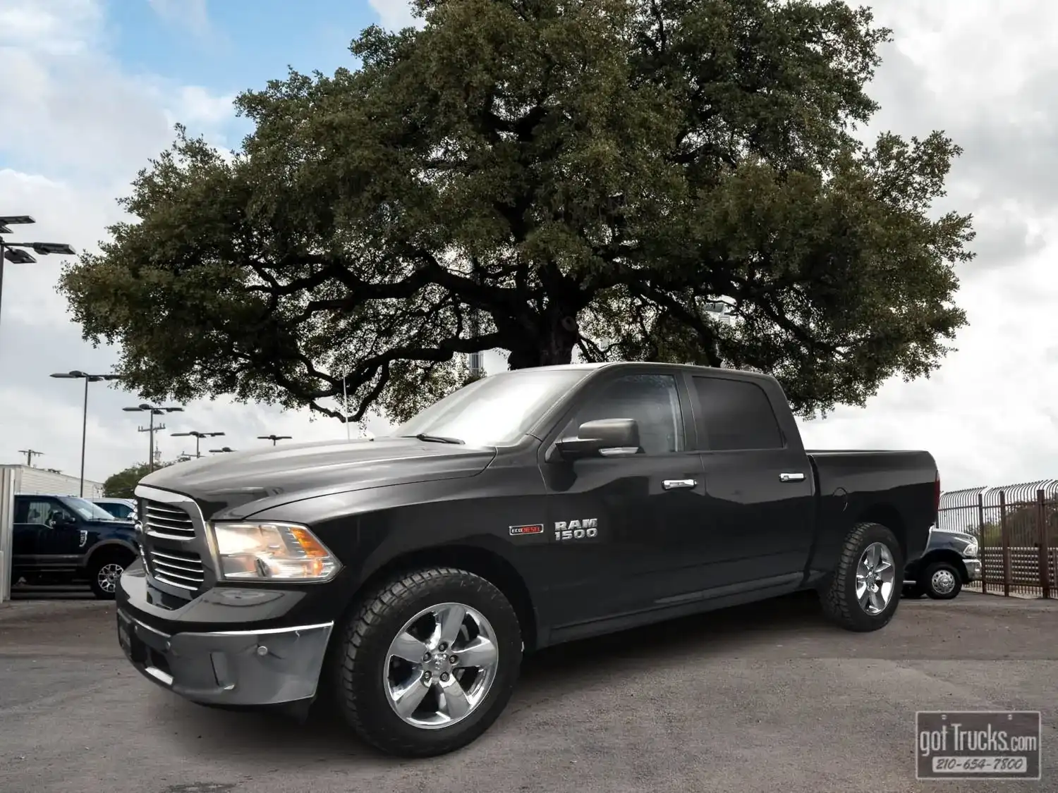 2016 RAM 1500 Lone Star Crew Cab 5'7's photo