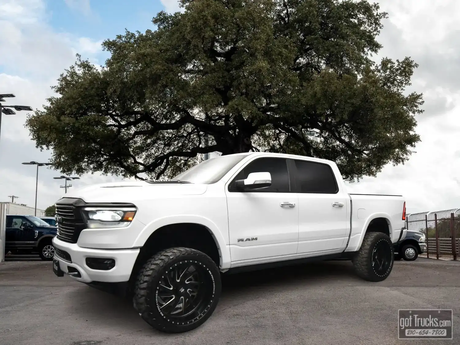 2022 RAM 1500 Laramie 4x4 Crew Cab 5'7's photo