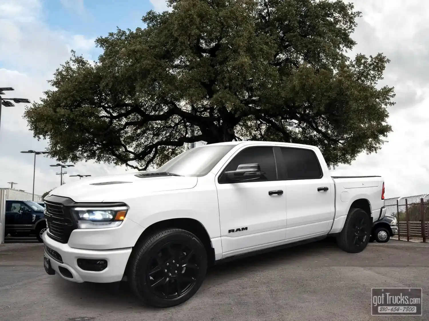 2023 RAM 1500 Laramie 4WD Crew Cab 5'7's photo