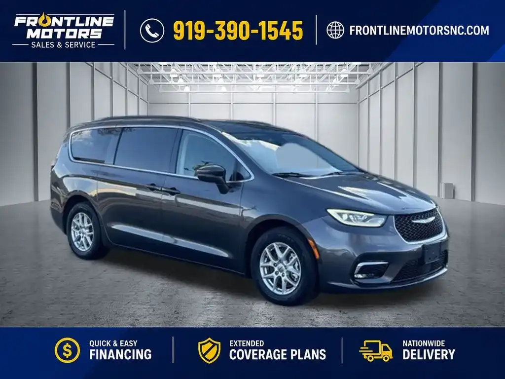 2022 Chrysler Pacifica Touring L's photo