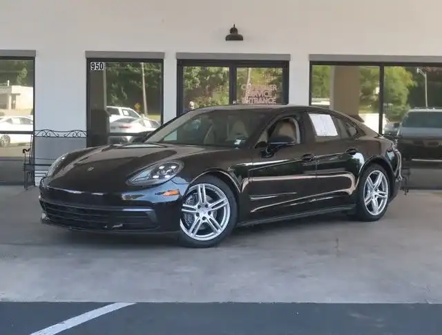 2019 Porsche Panamera 4's photo